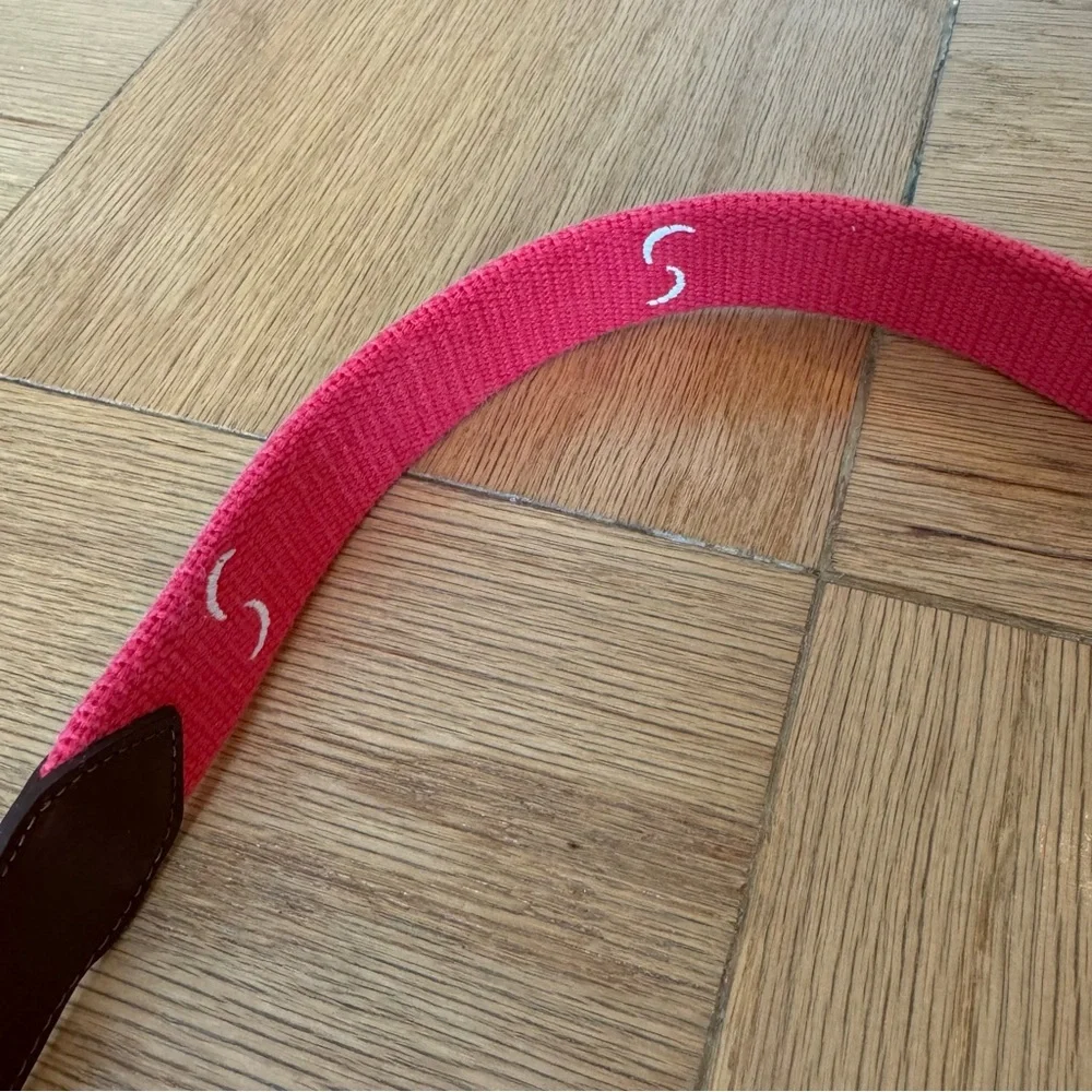 Reel Point Shelter Island Reversible Girls golf club belt.
